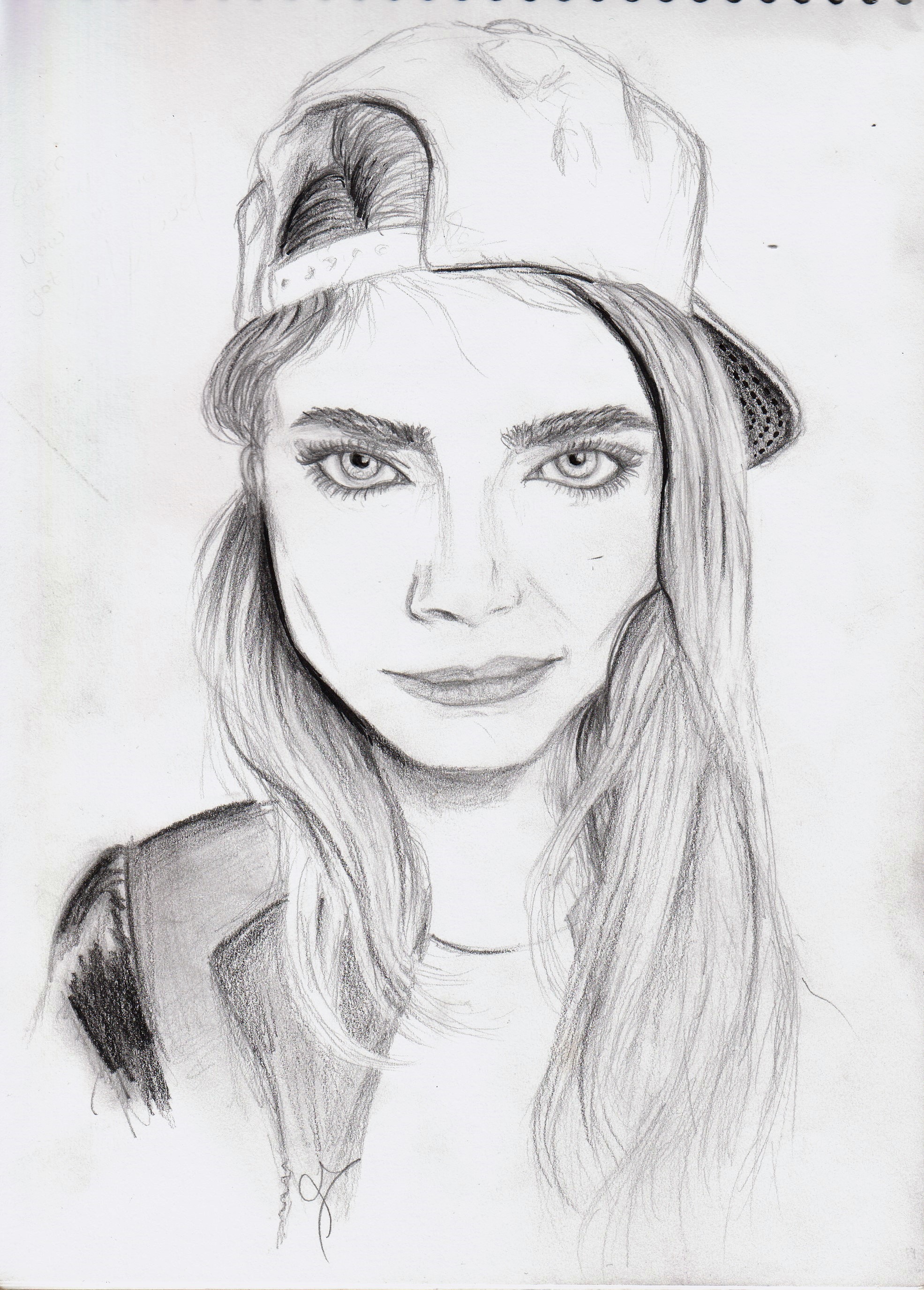 Gezeichnetes Portrait von Cara Delevingne in Schwarz-Weiß.